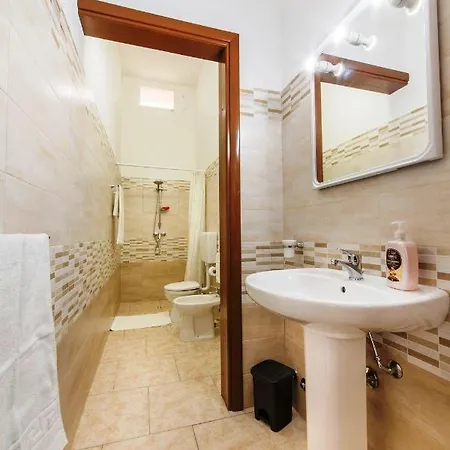Silvia Luxury Taviano (Lecce)